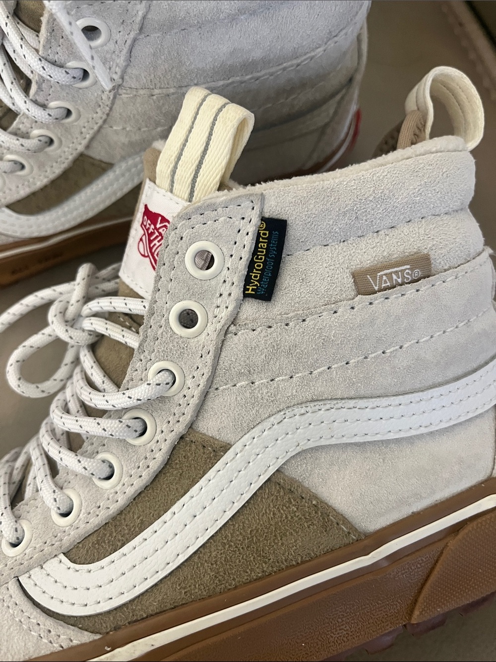 Vans MTE Sk8-Hi Waterproof Insulated Shoe (B1) Size 5.5 - Picture 4 of 15